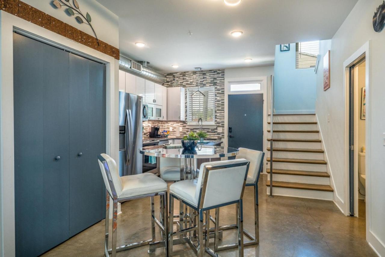 Modern Townhome, W/ Downtown Views, Rooftop Deck Only 6Min To Broadway แนชวิลล์ ภายนอก รูปภาพ